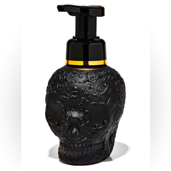 2 Vampire Blood
Gentle & Clean Foaming Hand Soaps - Picture 2 of 8